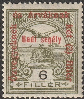 Turulmadár Szent István koronája felett