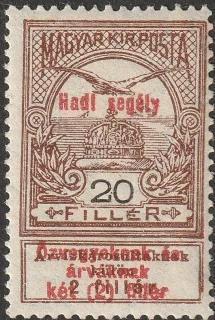 Turulmadár Szent István koronája felett