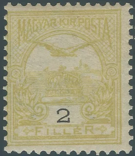 Turul Szent István koronája felett