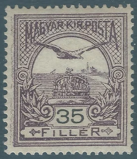 Turul Szent István koronája felett