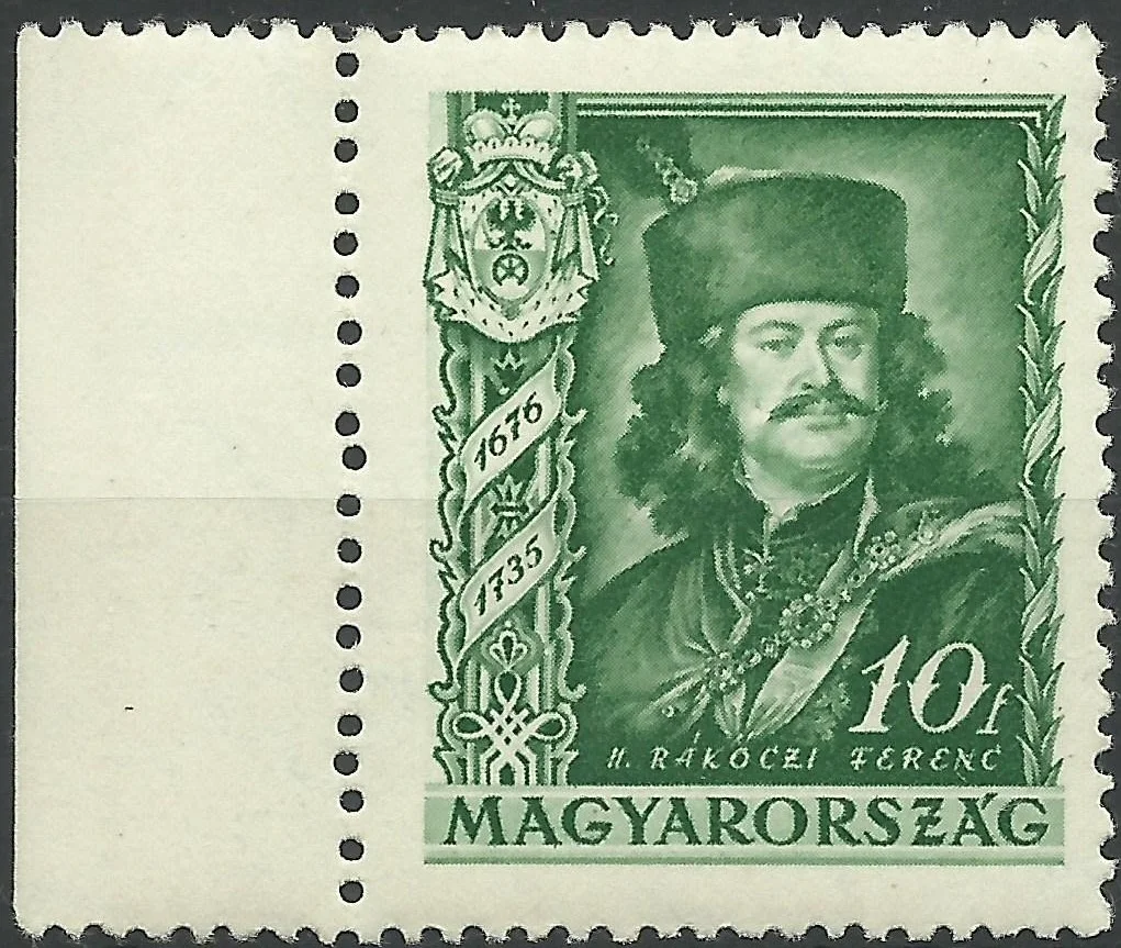 A bajusz bal oldali vége hiányzik.